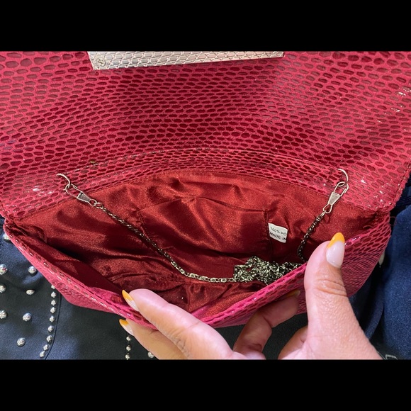Hot pink clutch - Picture 3 of 4